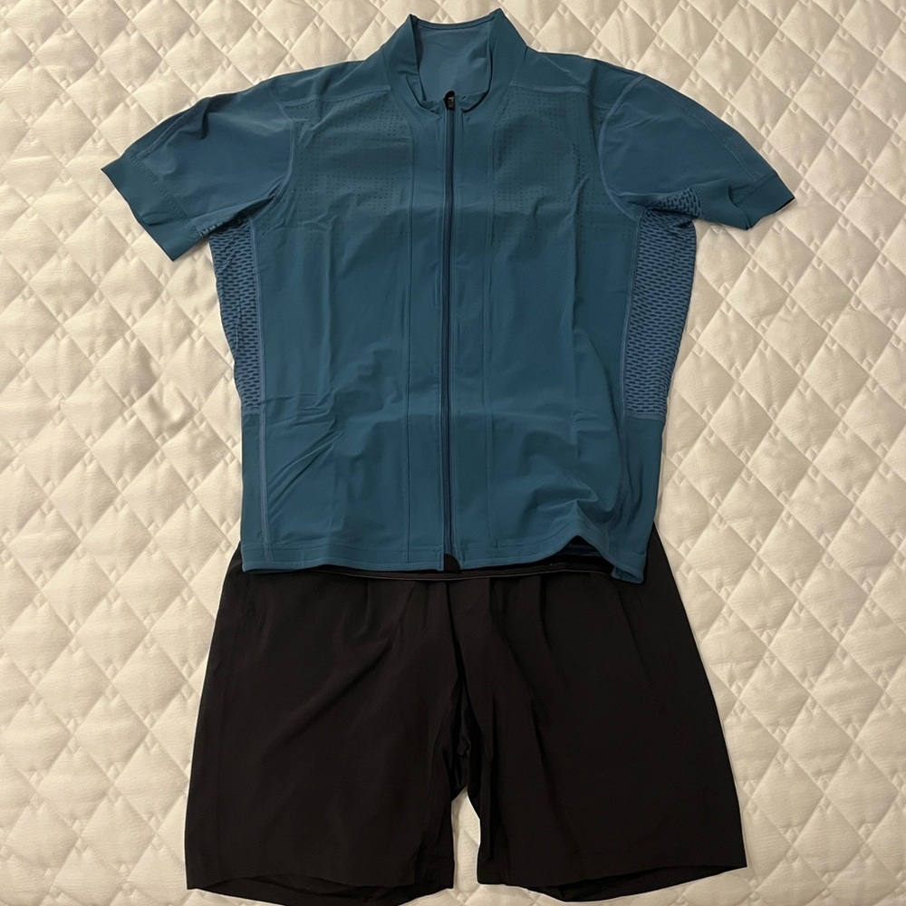 Lululemon Cicyling Shirt & Paded Shorts